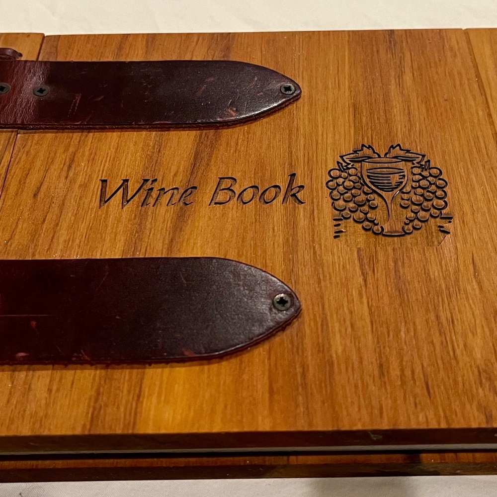 Wine Enthusiast Journal with wine bar set